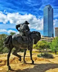 cowboy statue in pioneer plaza dallas texas